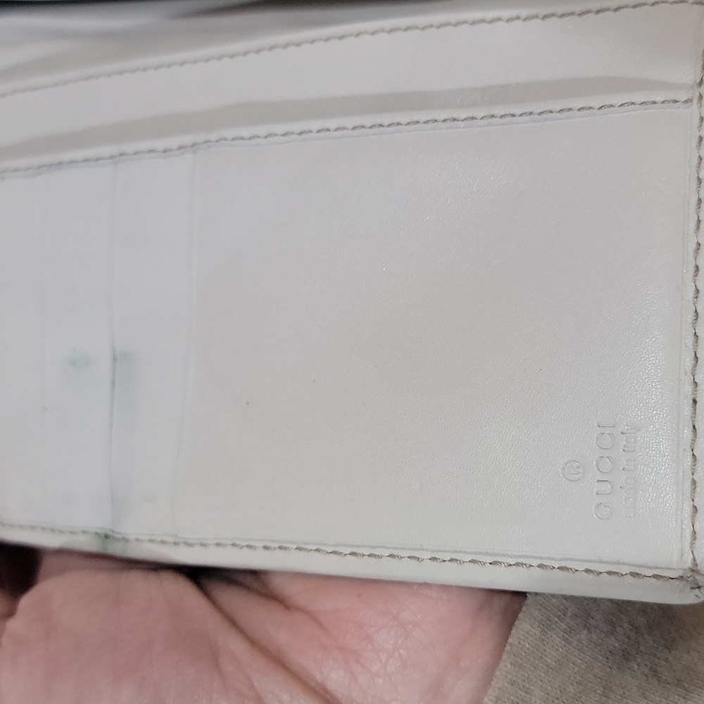 Authentic Gucci wallet - Picture 10 of 11